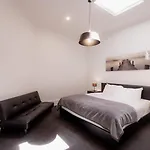 3 Bedroom Spacious Inner-City Pad With Car Park